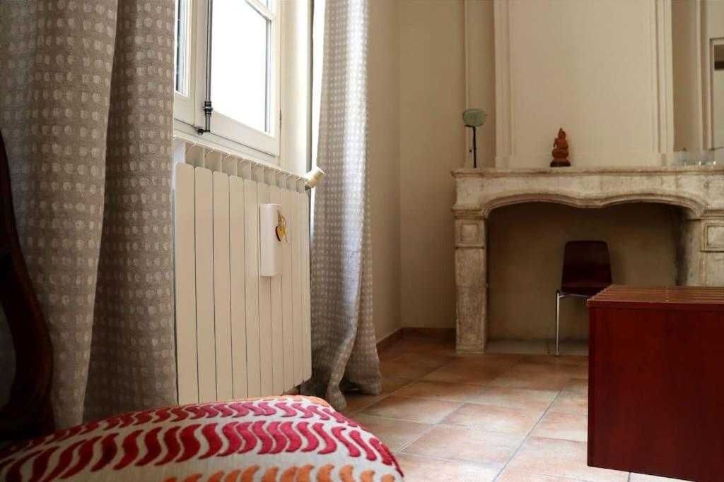 Ferienwohnung Uzes Centre Quartiers Des Arts Charme De L'Ancien Exterior foto